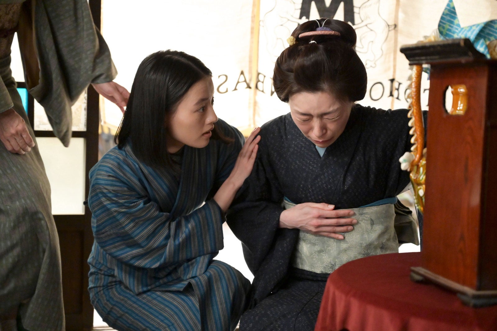 上坂樹里、内田慈「風、薫る」第79話（C）NHK
