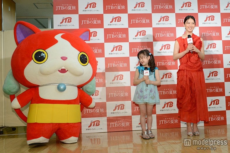 （左から）ジバニャン、本田紗来、武井咲