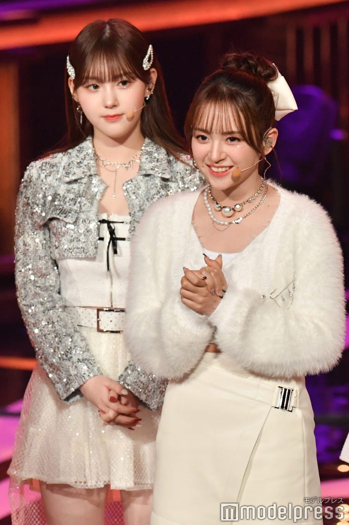 Kep1er/マシロを後ろから見守るチェヒョン(C)モデルプレス