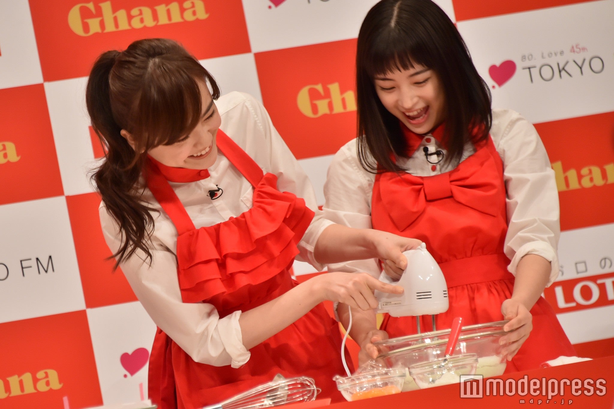 松井愛莉、広瀬すず（C）モデルプレス