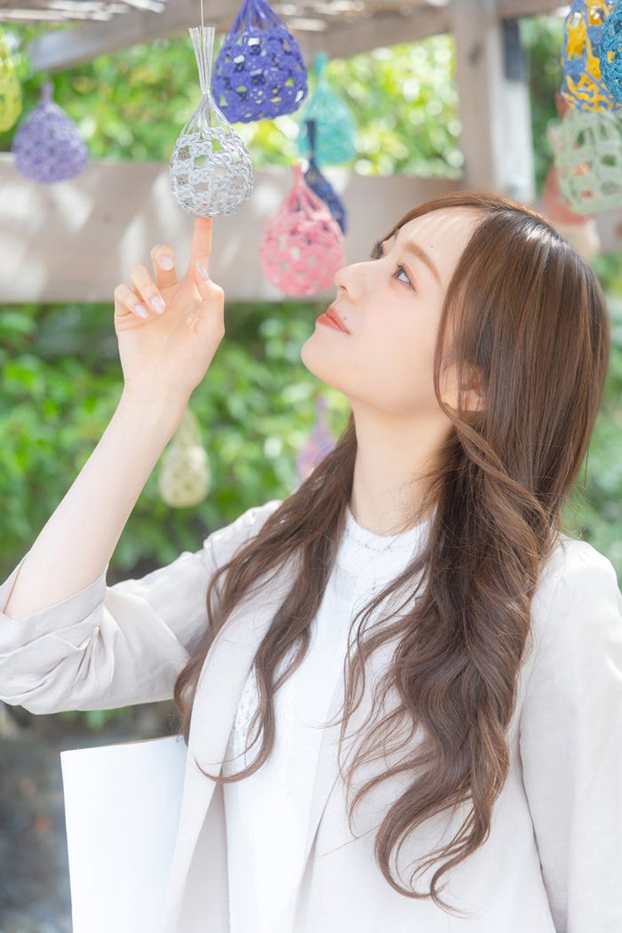 梅澤美波 (C)乃木坂 46LLC/Y&N Brothers Inc. (C)allfuzInc./10ANTZ Inc.