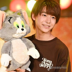 「キラメイジャー」小宮璃央、キュートなランウェイでキスパフォーマンス<TGC teen 2020 Summer online>
