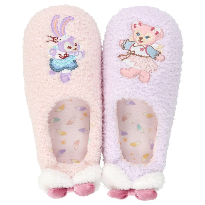 ルームシューズ¥3,800(C)Disney
