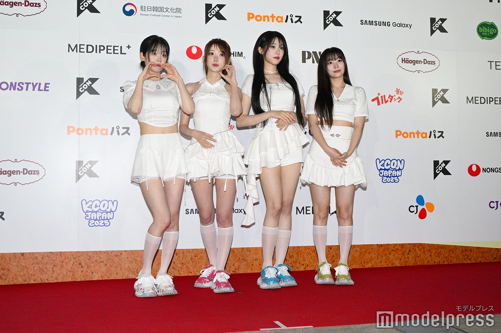 QWER／チョダン、マゼンタ、ヒナ、シヨン（C）モデルプレス