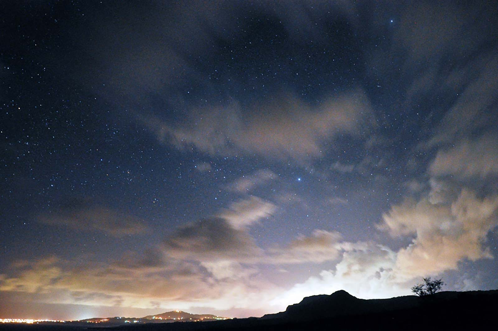サイパンの夜空にきらめく、おおいぬ座（C）Star Gazing Saipan
