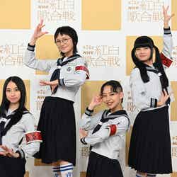 新しい学校のリーダーズ／（左から）KANON、SUZUKA、RIN、MIZYU（C）NHK
