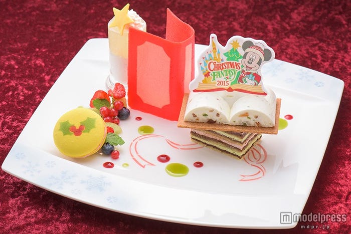 ミッキーマウスデザートメドレー 販売価格 1,860円/提供時間 11:30~23:00(C)Disney