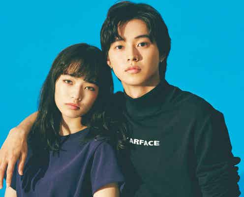山崎賢人&小松菜奈、90年代ファッションで2ショット 「ジョジョ」撮影裏話を明かす
