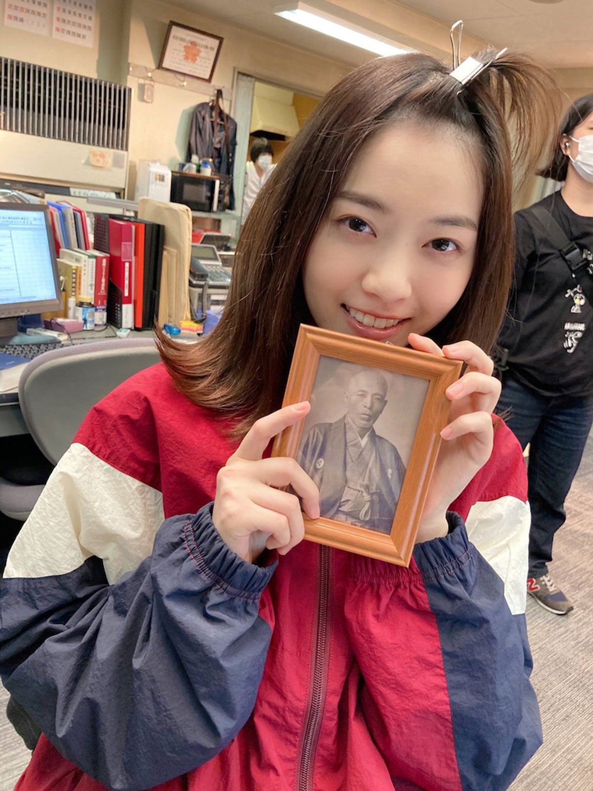 西野七瀬「ハコヅメ」デコ出しショットが可愛い “髪留め”に注目集まる