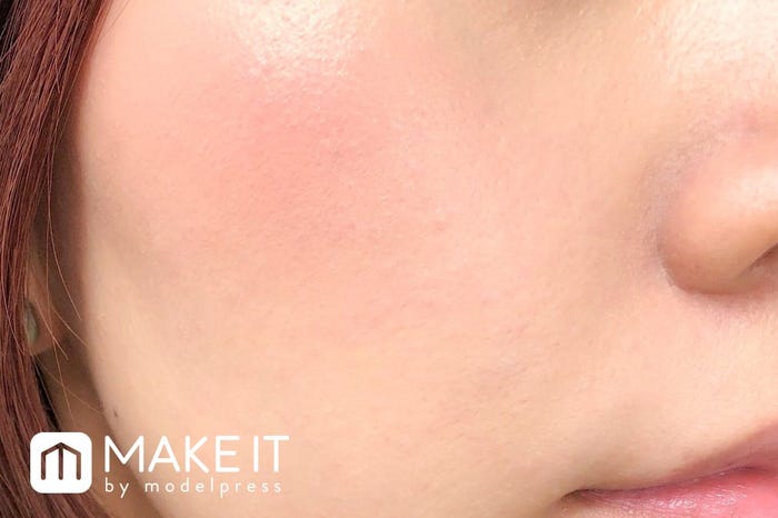 セザンヌ/パールグロウチーク/P1 ゴールドピーチ 使用(C)モデルプレス