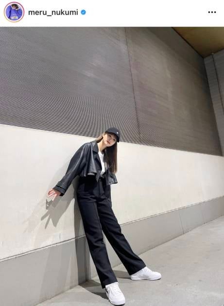 足長すぎない めるる 美スタイル際立つパンツコーデに反響 大人っぽい モデルプレス