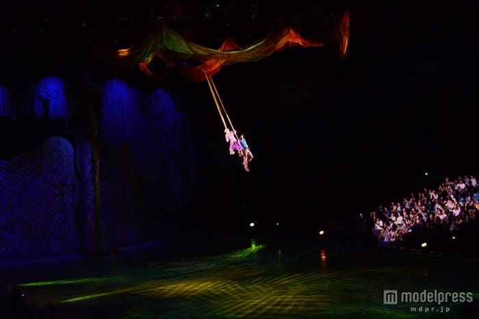 「ディズニー・オン・アイス」新演出“エアリアル”