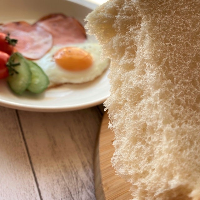 ファミア食パン断面