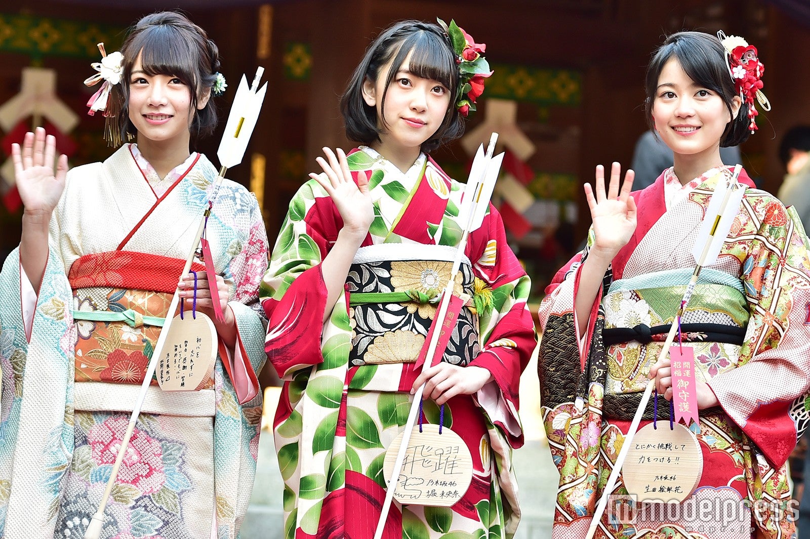 北野日奈子、堀未央奈、生田絵梨花（C）モデルプレス