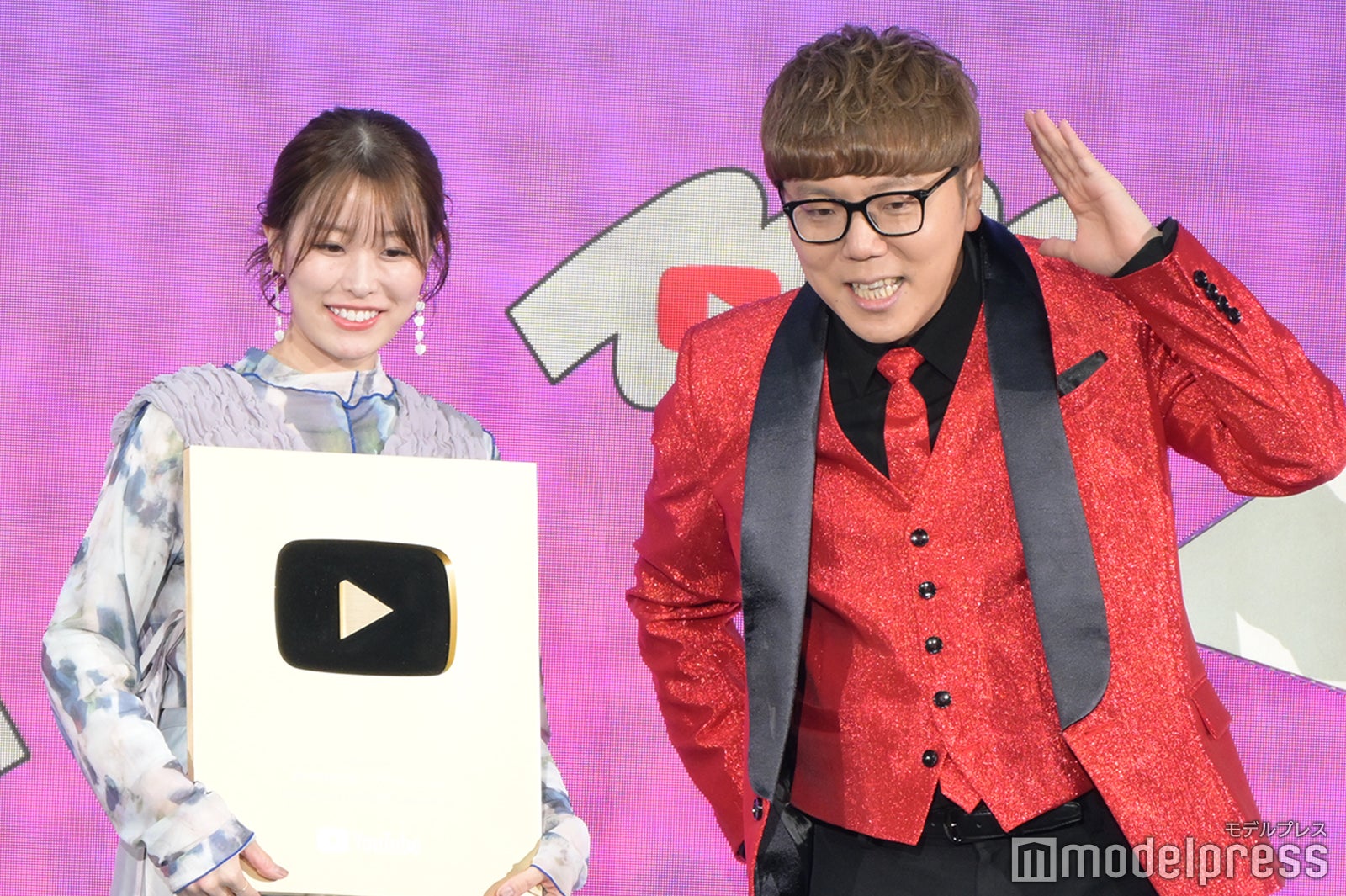 AYAMAR（柴田紋奈）、HIKAKIN（C）モデルプレス