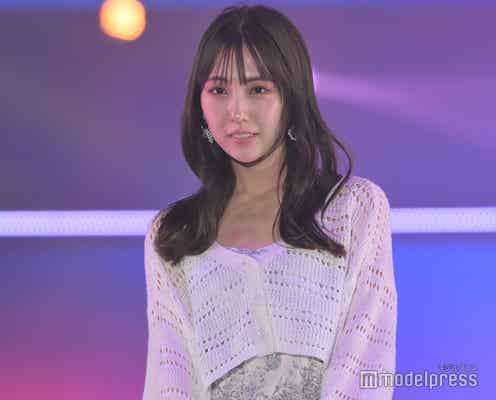 SKE48熊崎晴香、美鎖骨チラリ 爽やかなリゾートスタイル<GirlsAward 2023 S/S>