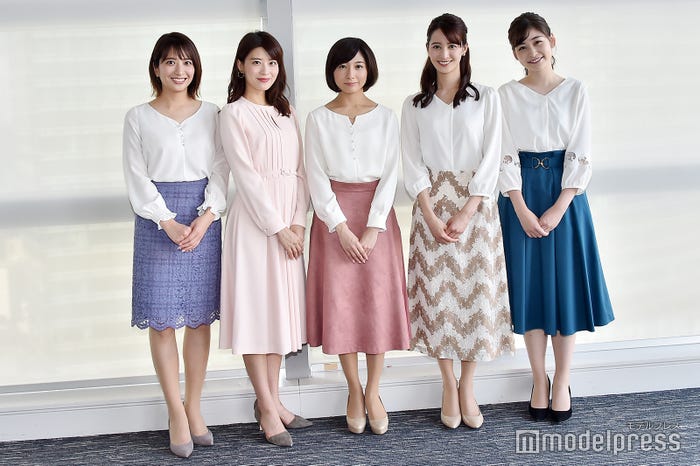 (左から)笹崎里菜、郡司恭子、市來玲奈、後呂有紗、岩田絵里奈(C)モデルプレス