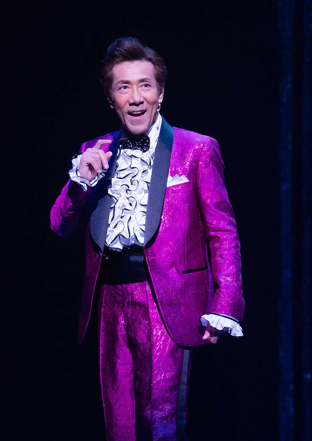 岸谷五朗「The PROM」オフィシャル舞台写真／撮影：引地信彦、NAITO