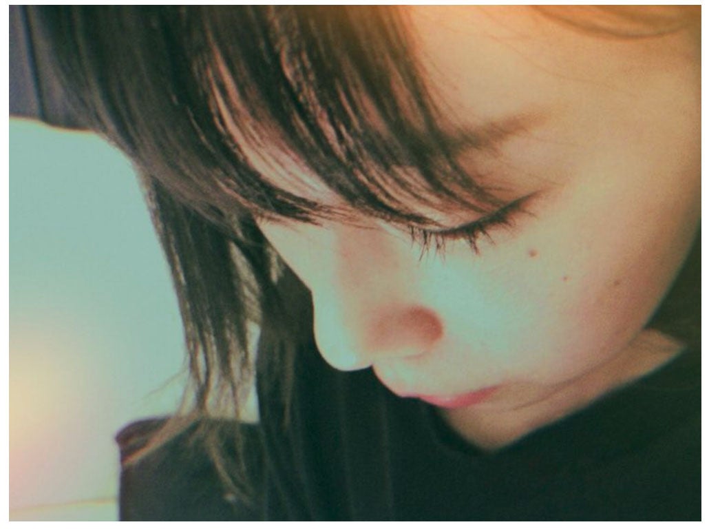 有村藍里、妹・架純が撮影した“ドアップ”ショット公開「めっちゃ可愛い」「仲良し姉妹」と反響