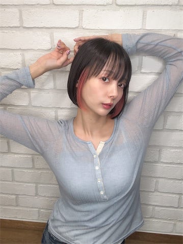 「コレは瞬殺」岡田紗佳、‟役満ボディ”あらわな透け感トップス姿に「スタイル良すぎ」