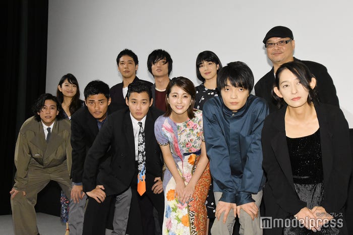 前列左から:佐野岳、毎熊克哉、野村周平、柳ゆり菜、岡山天音、片岡礼子/後列左から:森田涼花、佐藤祐基、藤原季節、木下愛華、森岡利行監督