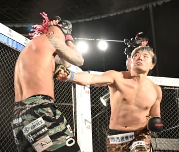 無念の完敗・・・BDスパーリング番長な喧嘩自慢、元自衛隊戦士にボコボコ流血敗戦