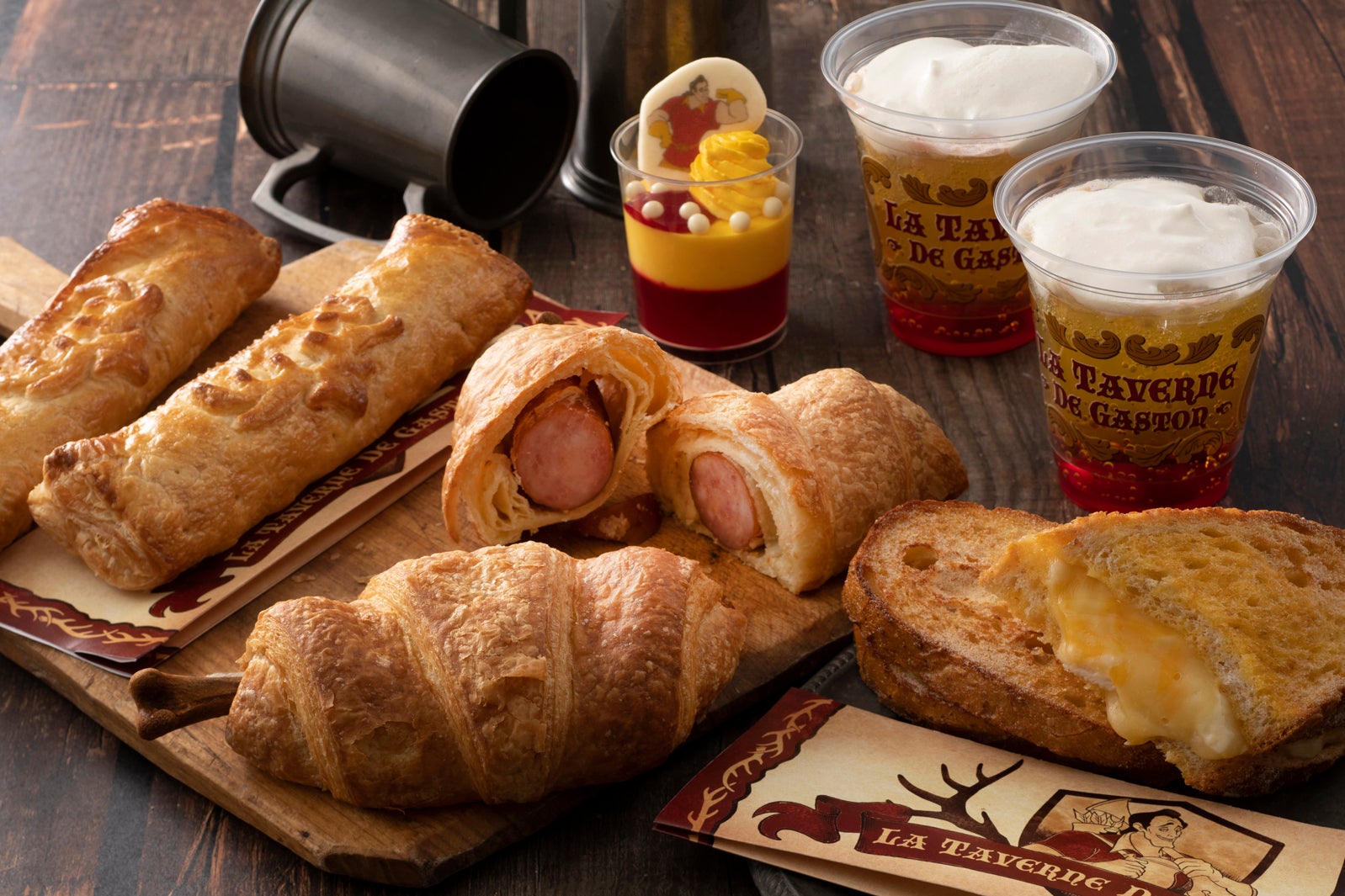 グランドメニュー／「ラ・タベルヌ・ド・ガストン」（C）Disney