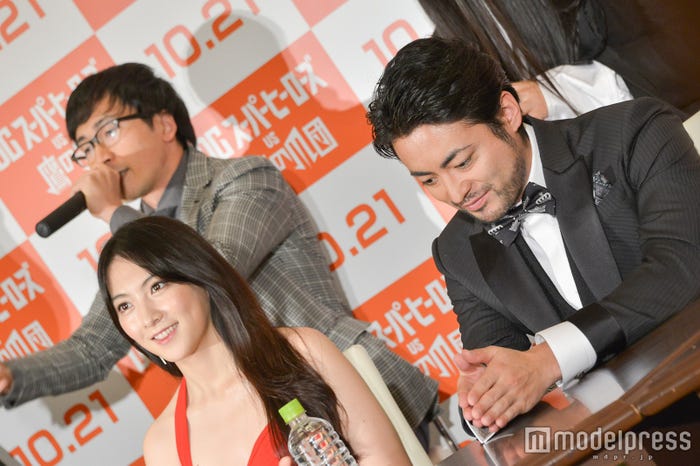 (C)モデルプレス