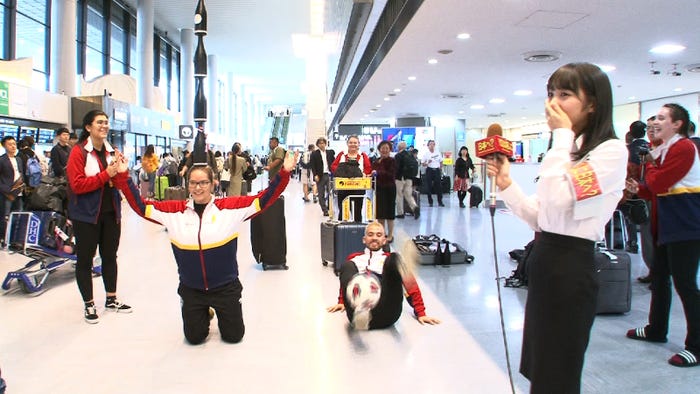 与田祐希(右)(C)テレビ東京