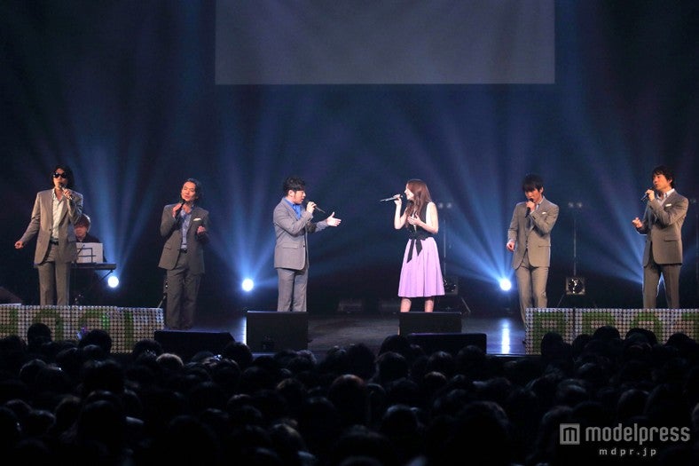 美しいハーモニーを響かせたMayJ.×ゴスペラーズ