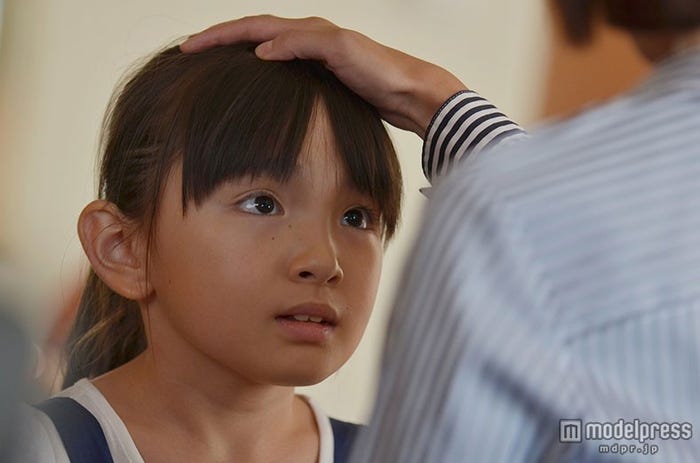鈴木梨央(C)2015映画「ST 赤と白の捜査ファイル」製作委員会