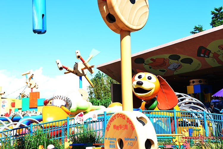 画像8 15 香港ディズニーランド トイ ストーリー ロッツォが初登場 ピンクの ふわふわボディ が可愛い 10周年イベント現地レポ モデルプレス