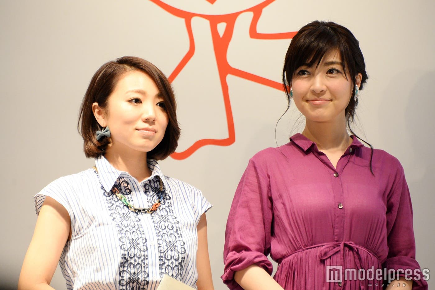(左から)真鍋摩緒、永末まゆ(C)モデルプレス