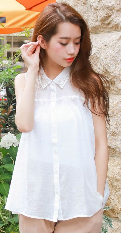 センシティブビジューノースリブラウス「salus」2,990円(税込)