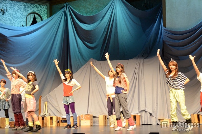 舞台「16人のプリンシパル」公開リハーサル中の乃木坂46