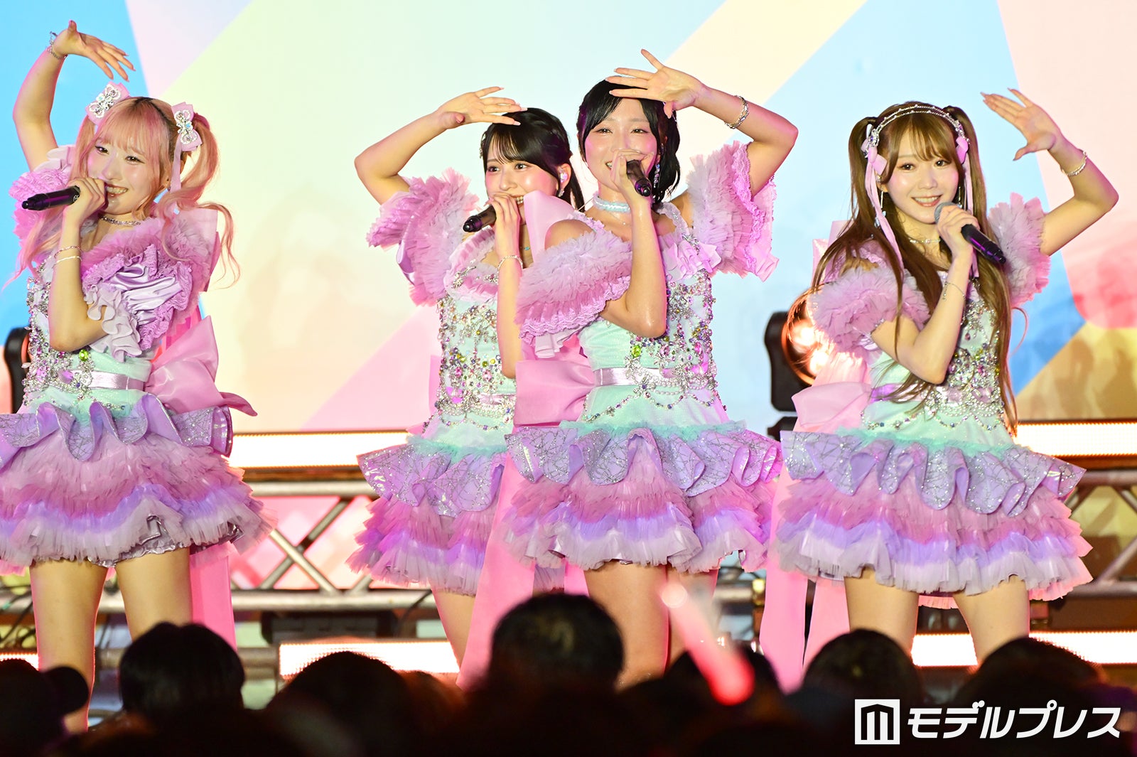 ＝LOVE（C）モデルプレス