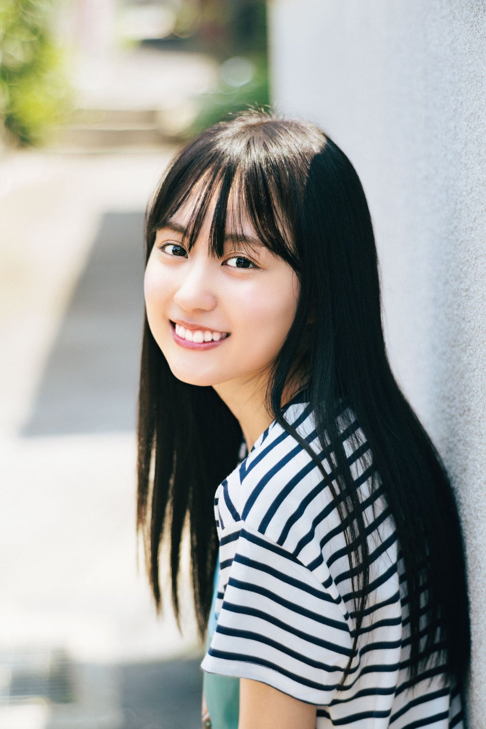 乃木坂46賀喜遥香、フレッシュな魅力溢れるグラビア披露