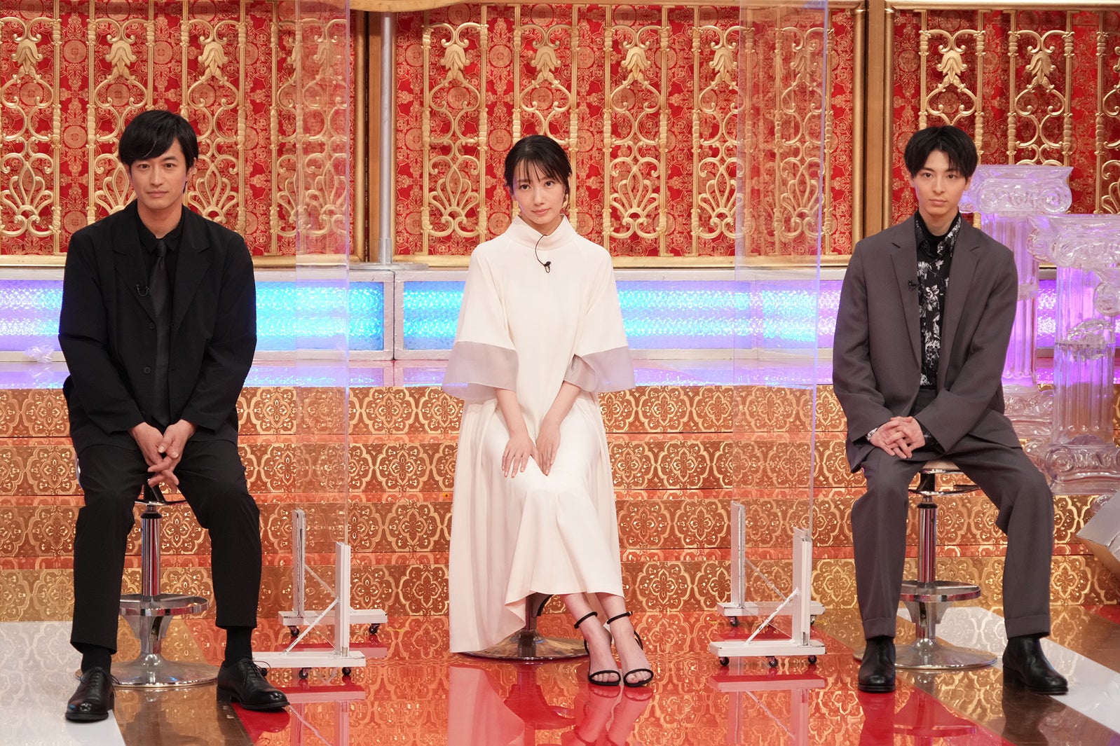 （左から）竹財輝之助、波瑠、高杉真宙（C）フジテレビ