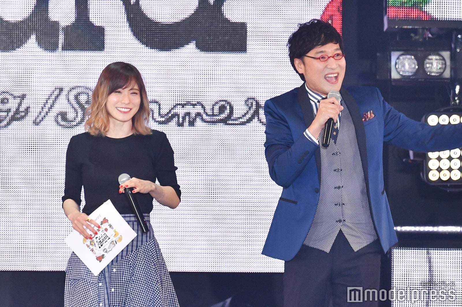 松岡茉優、山里亮太（C）モデルプレス