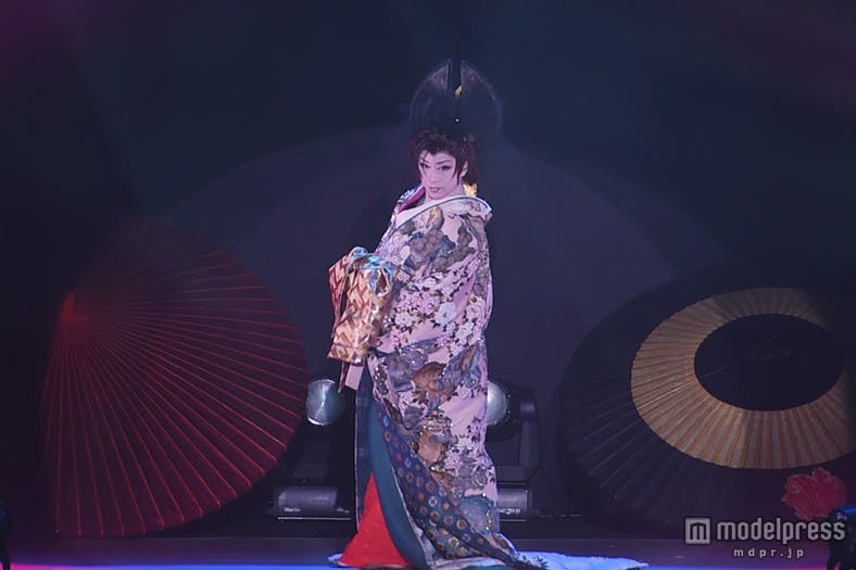 妖艶な色気で観客を魅了する大川良太郎