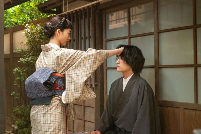 見上愛、佐野晶哉「風、薫る」第34話(C)NHK