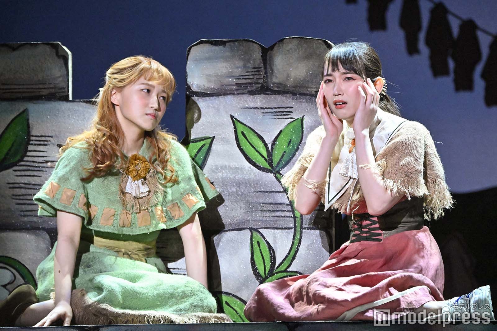 鞘師里保、吉岡里帆 （C）モデルプレス