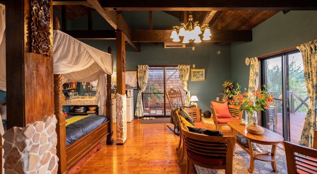 長崎に貸切グランピング「魔女の休日」バリテイストの空間に宿泊