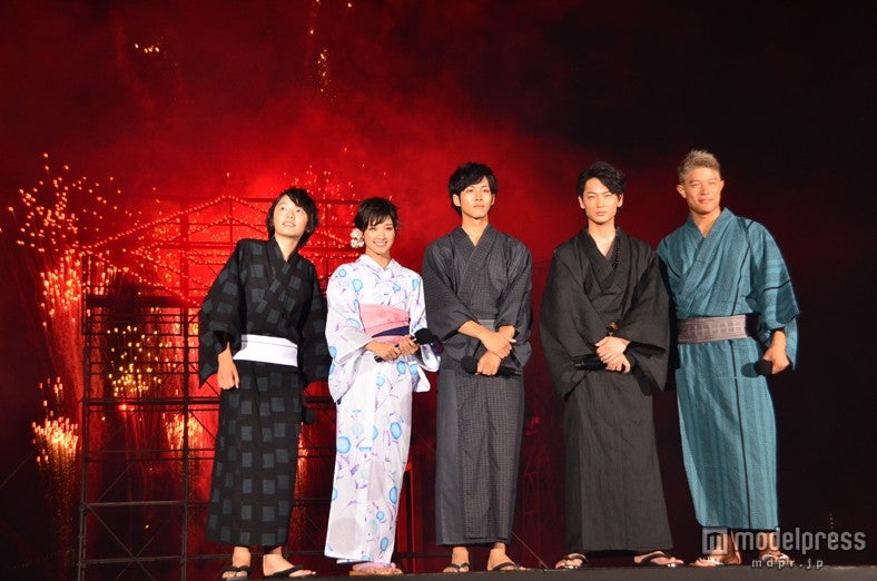 （左から）濱田龍臣、剛力彩芽、松坂桃李、綾野剛、鈴木亮平