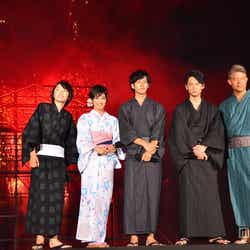 (左から)濱田龍臣、剛力彩芽、松坂桃李、綾野剛、鈴木亮平