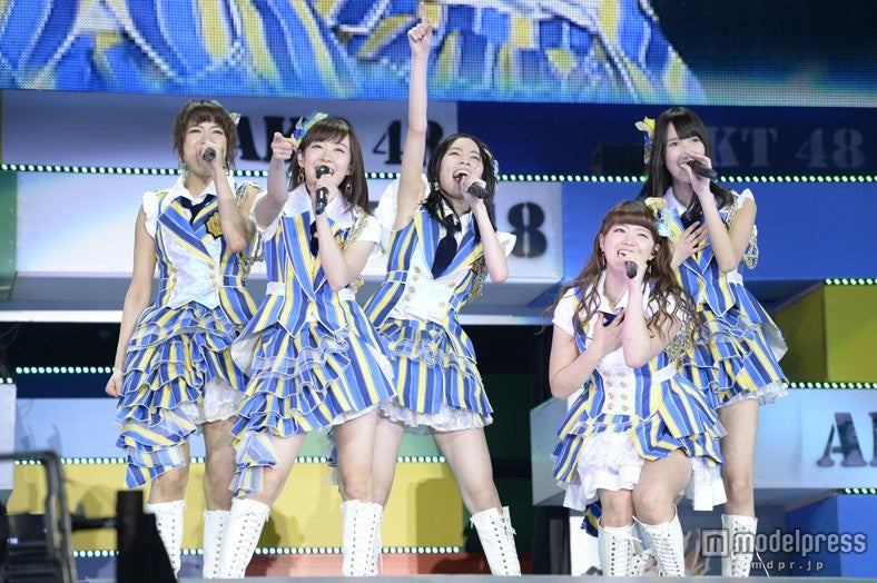 SKE48、サプライズでメンバーが号泣 単独公演に1万8000人熱狂＜ライブレポ／セットリスト＞
