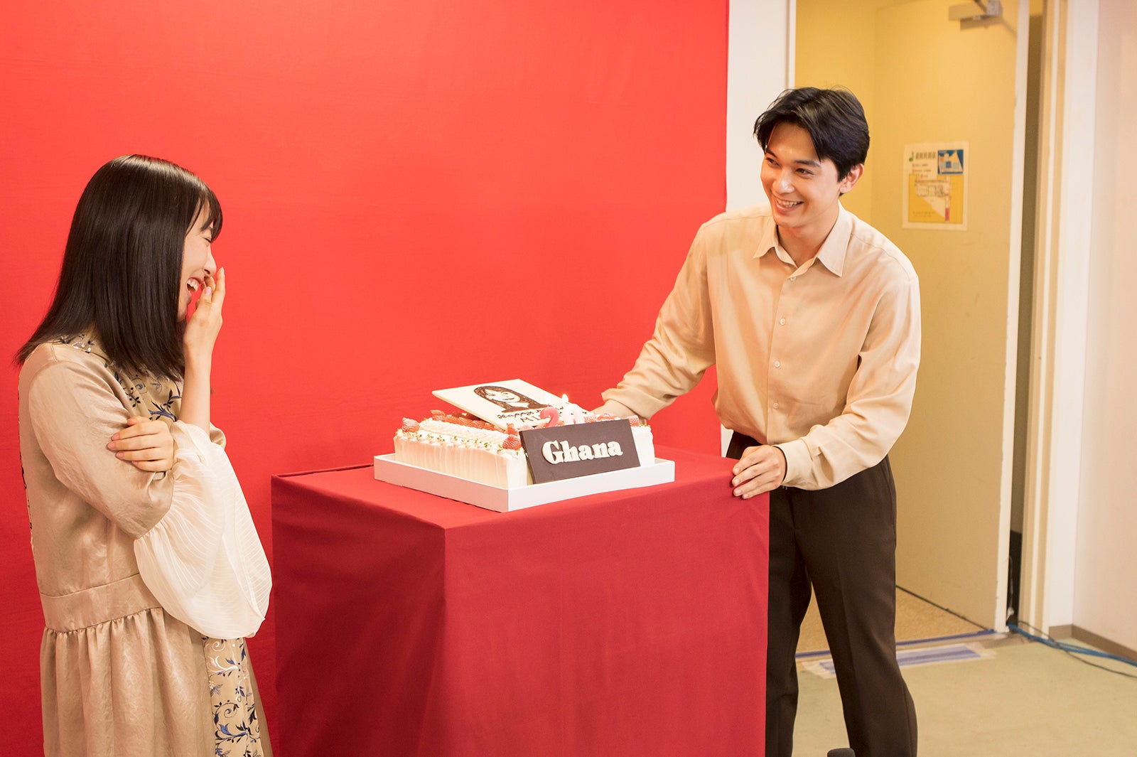 浜辺美波、吉沢亮（提供画像）