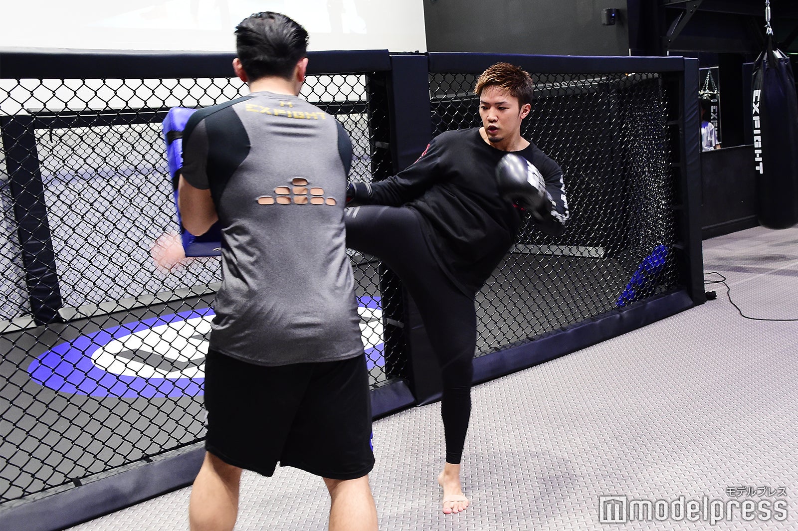 数原龍友（右） （C）モデルプレス