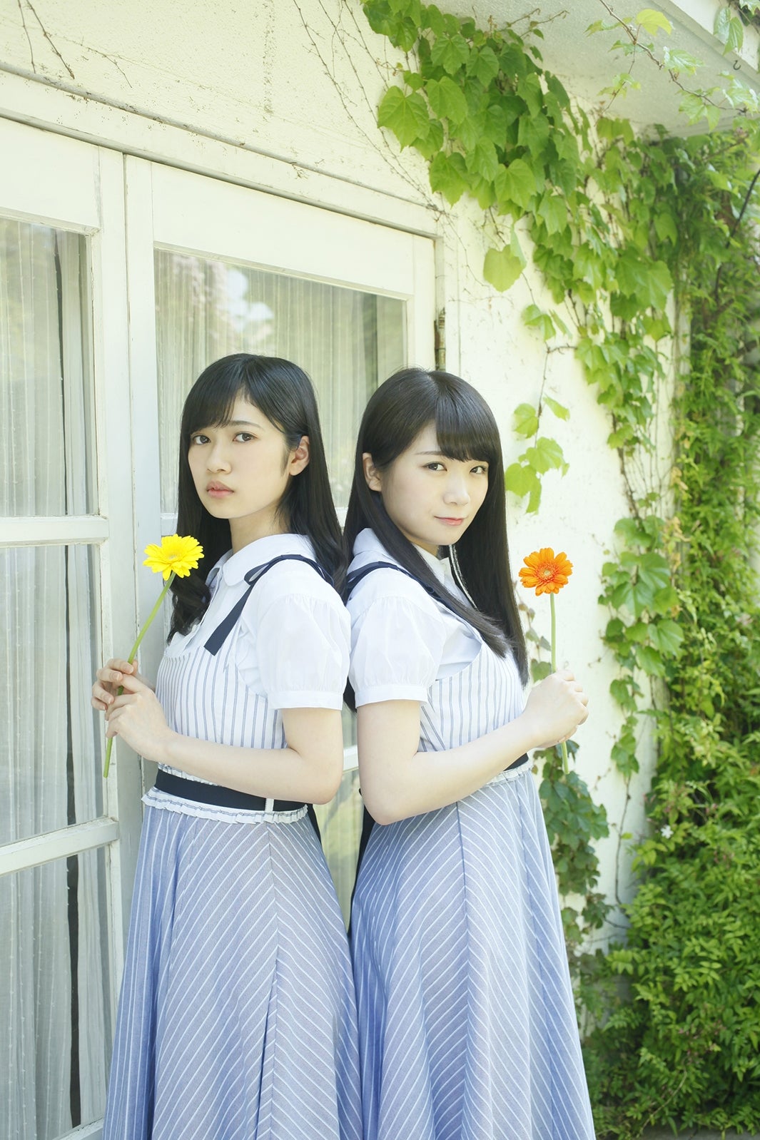 （左から）寺田蘭世、秋元真夏（提供画像）