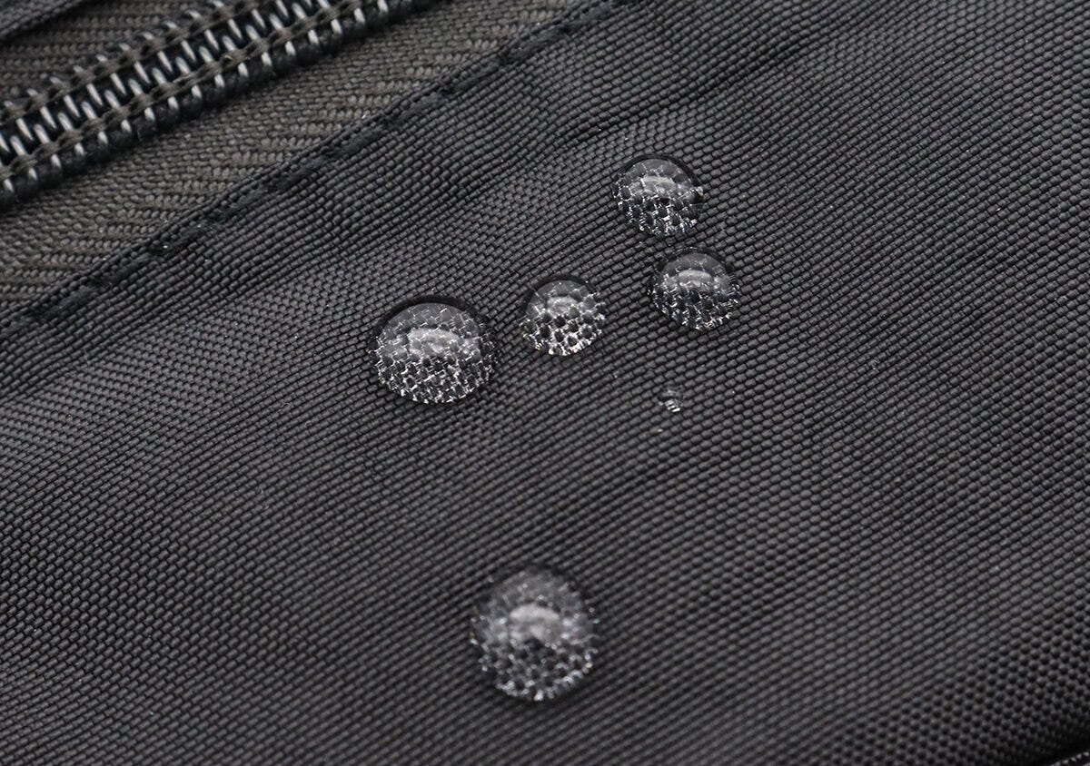 宝島社ムック付録の日本旅行が考えた11ポケットナイロン撥水ショルダーバッグ3